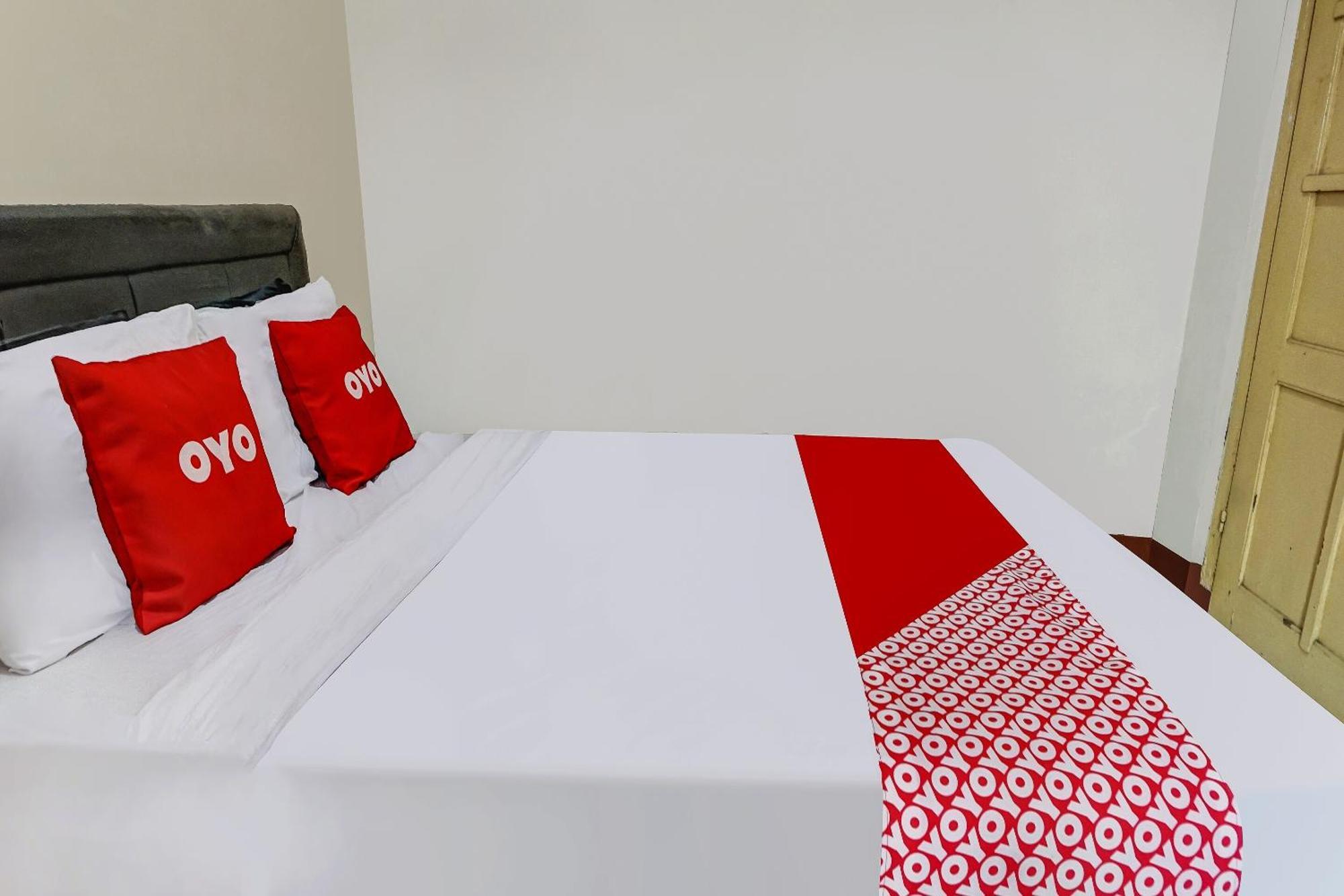 Oyo 91137 Griya Cipu Syariah Hotel Malang