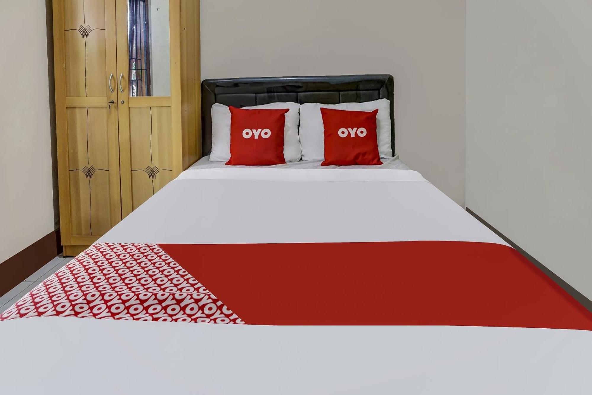 Oyo 91137 Griya Cipu Syariah Hotel Malang