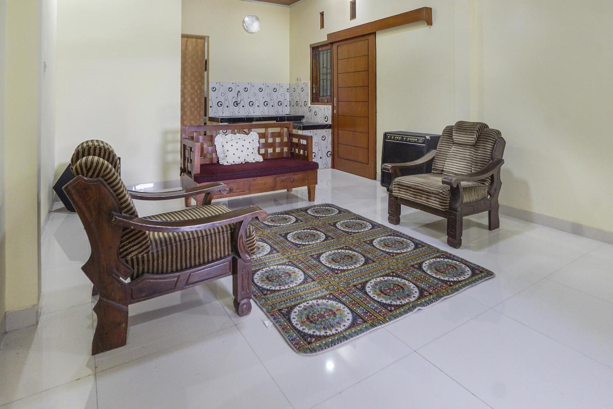 Oyo 91137 Griya Cipu Syariah 2* Malang