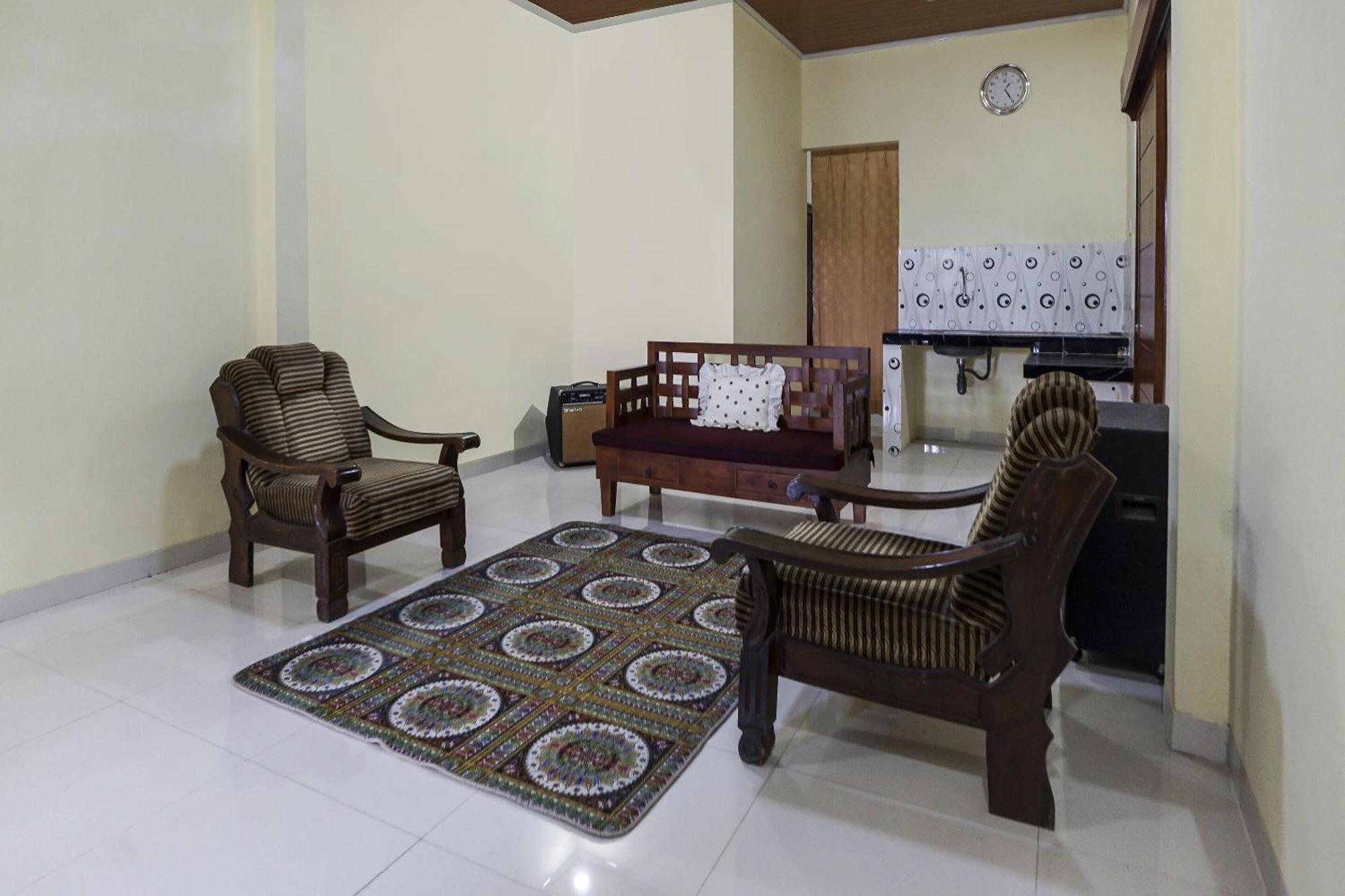 Oyo 91137 Griya Cipu Syariah Malang