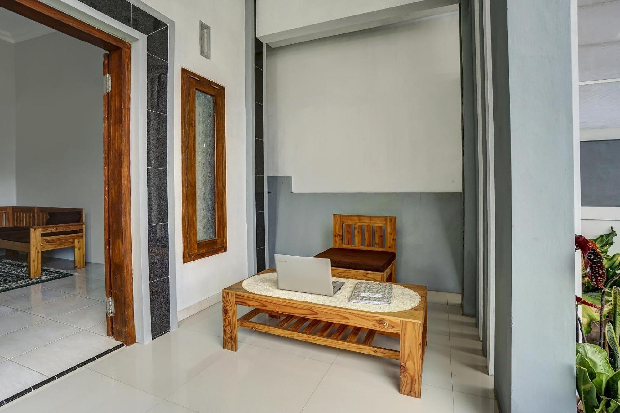 Hotel Oyo 91137 Griya Cipu Syariah Malang
